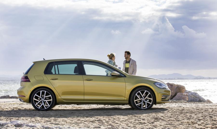  Volkswagen Golf TDI 5-Door 2017 года  (WW) (фото 17 из 41)